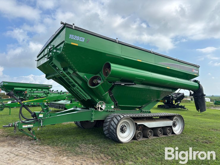 2022-brandt-1520xt-grain-cart-image-1
