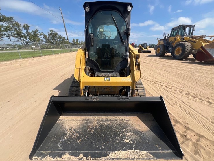 2019-caterpillar-239d-image-7