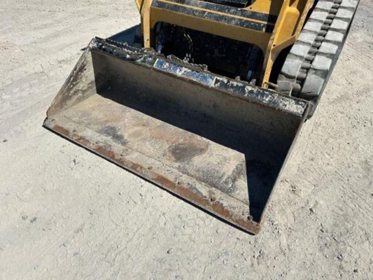 2014-caterpillar-259d2-multi-terrain-loader-cat025-image-17