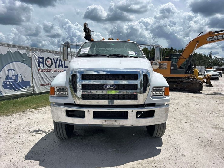 2010-ford-f750-image-38
