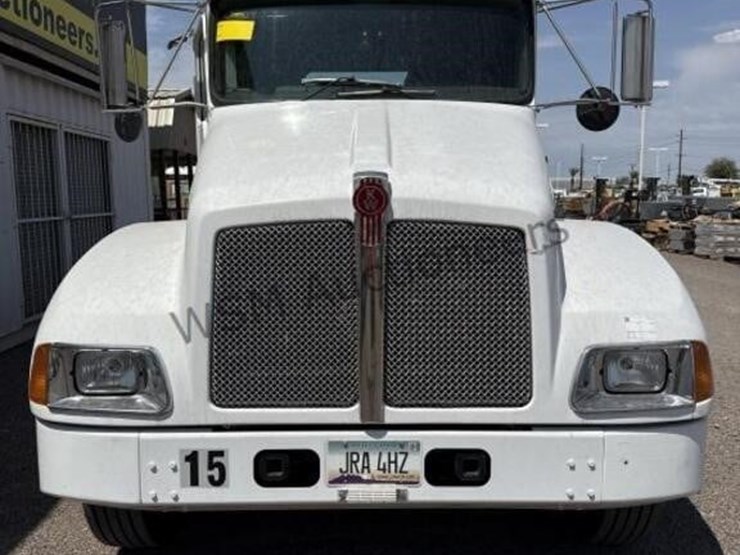 2006-kenworth-t300-image-3