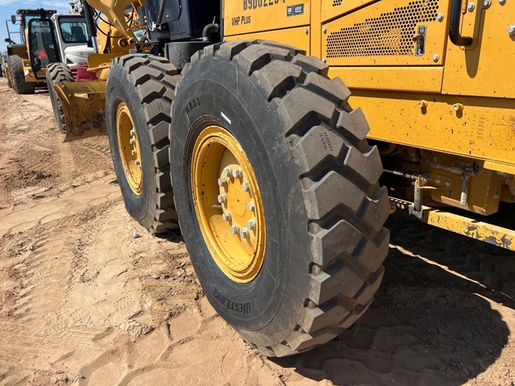 caterpillar-140m-image-32