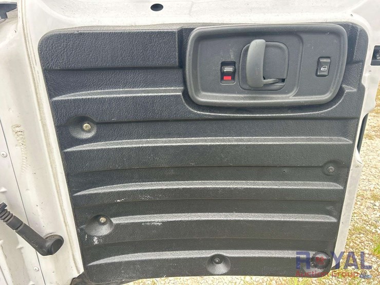 2019-chevrolet-express-2500-image-21