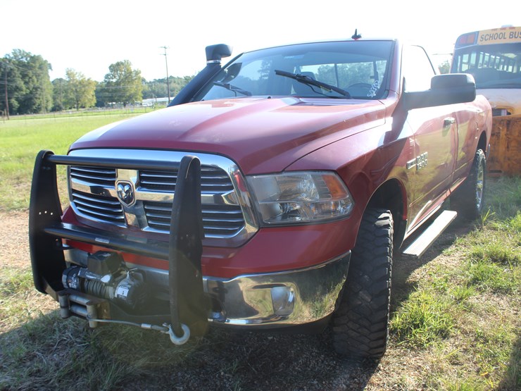 2015-dodge-ram-1500-image-3