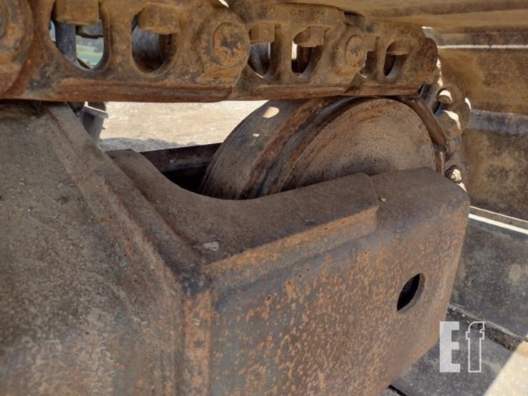 2011-komatsu-pc228us-lc-8-image-34