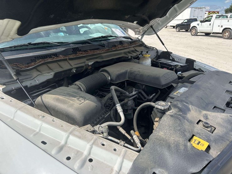 2019-ram-1500-classic-image-7