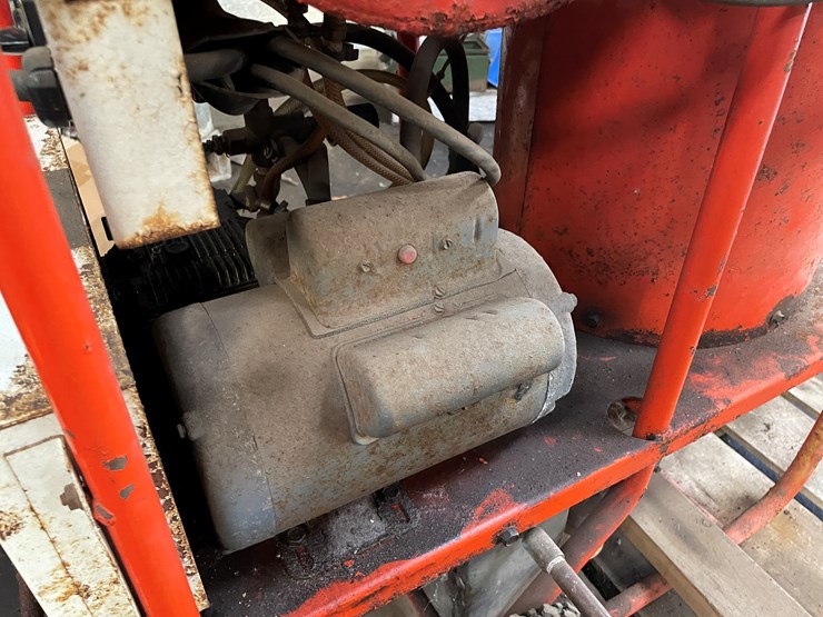 #8404-•-alkota-3182-pressure-washer-image-8