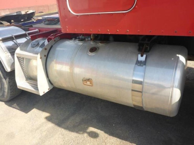 2015-peterbilt-367-image-65