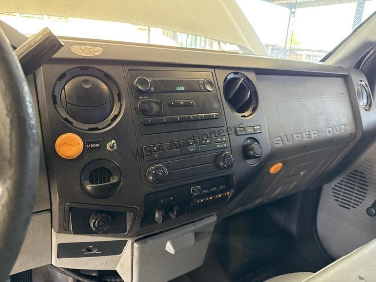 2012-ford-f550-image-21