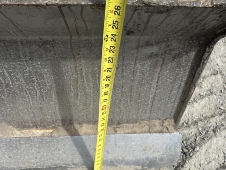 2016-caterpillar-545d-image-15