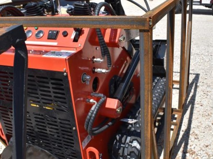 lrt23-mini-skid-steer-(serial-#-lrt23202507030141)-(k)-image-4