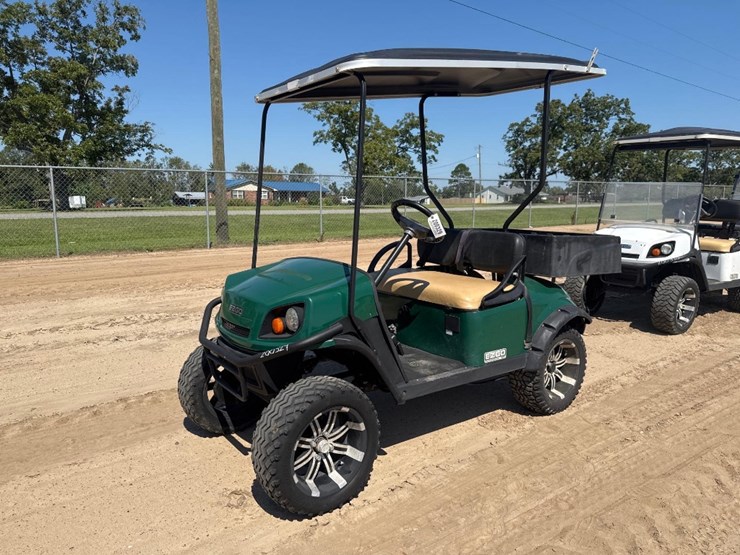 2020-ez-go-express-s4-golf-cart-image-2