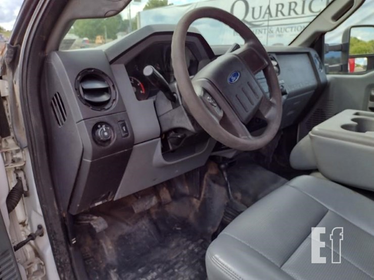 2012-ford-f550-image-11