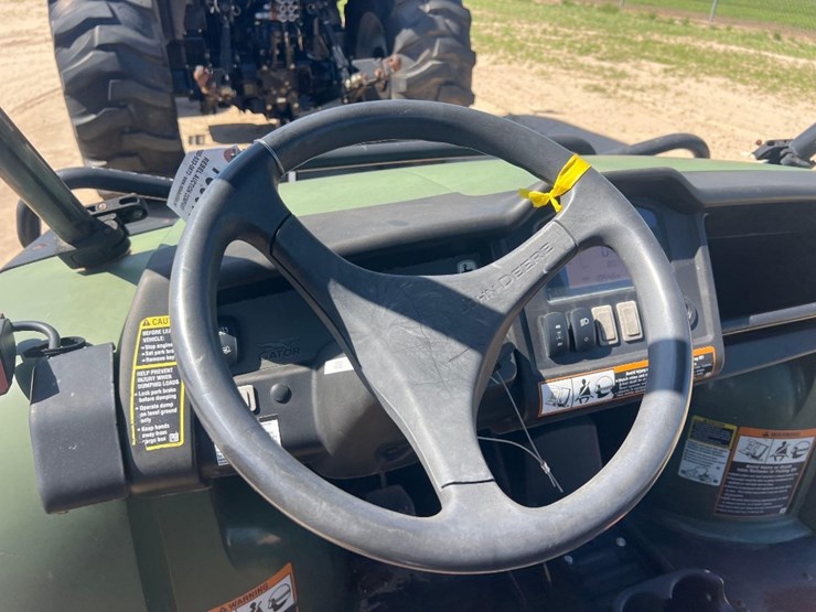 2019-john-deere-gator-image-30