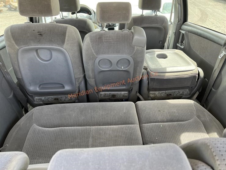 2006-toyota-sienna-image-21
