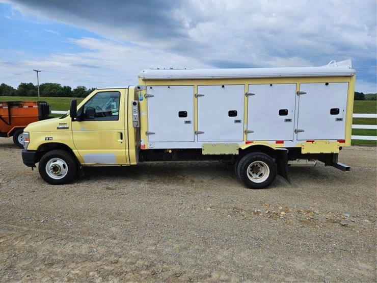 2018-ford-e450-image-2