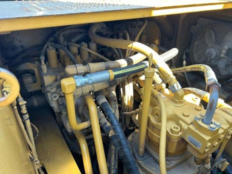 2010-caterpillar-324dl-image-33