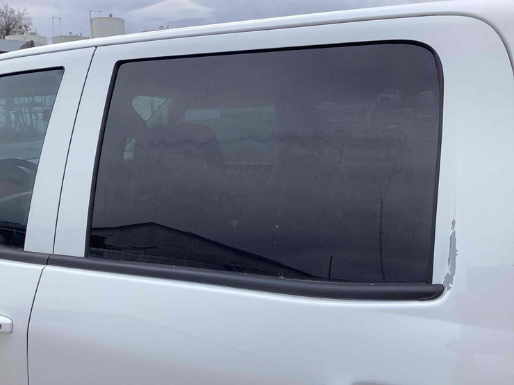 2015-chevrolet-silverado-1500-image-44