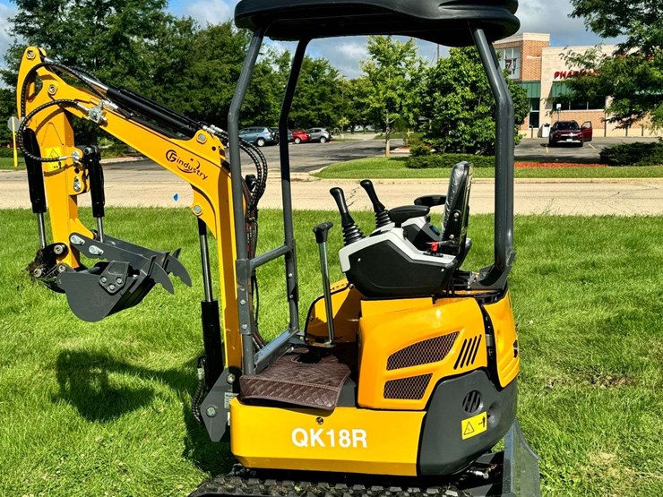 2025-cfg-industrial-qk18r-mini-excavator-...-unused-image-1