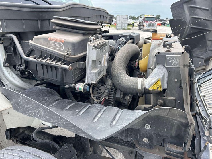 2014-international-durastar-4300-image-8