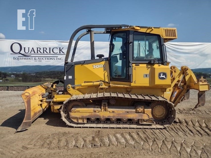 2012-deere-700j-lt-image-1