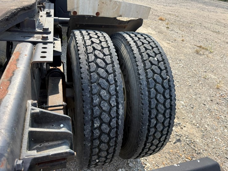 2006-international-durastar-4400-image-15