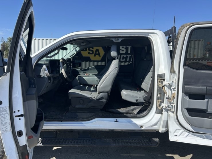 2023-ford-f250-xl-image-14