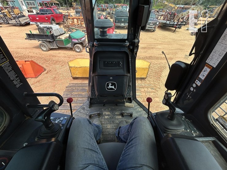 2022-deere-450k-lgp-image-13