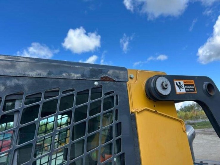 deere-331g-image-52