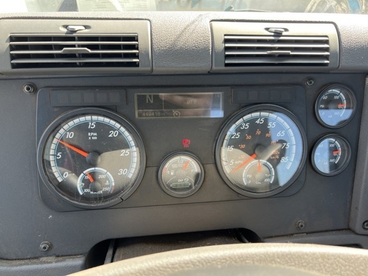 2016-freightliner-cascadia-s/a-truck-tractor-image-23