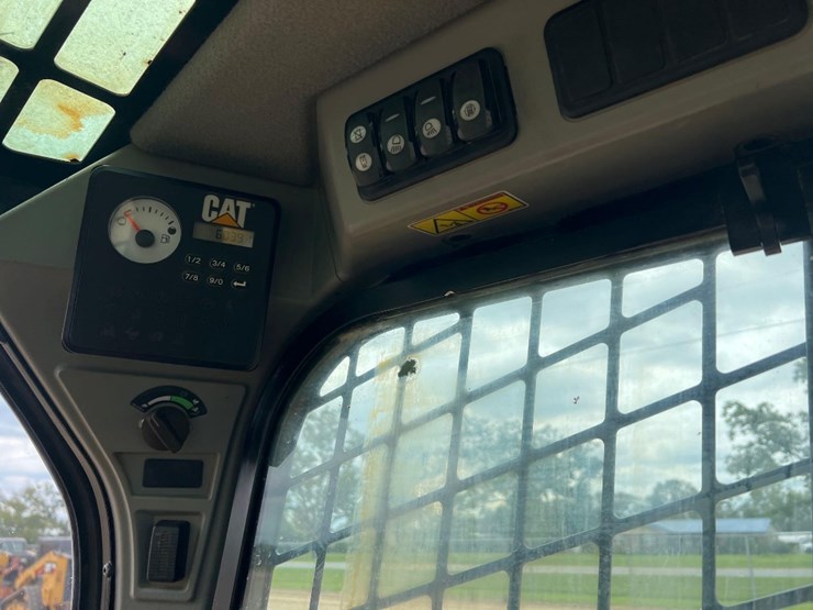2016-caterpillar-289d-image-31