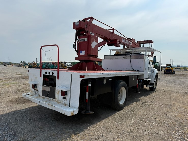 2012-ford-f750-image-4