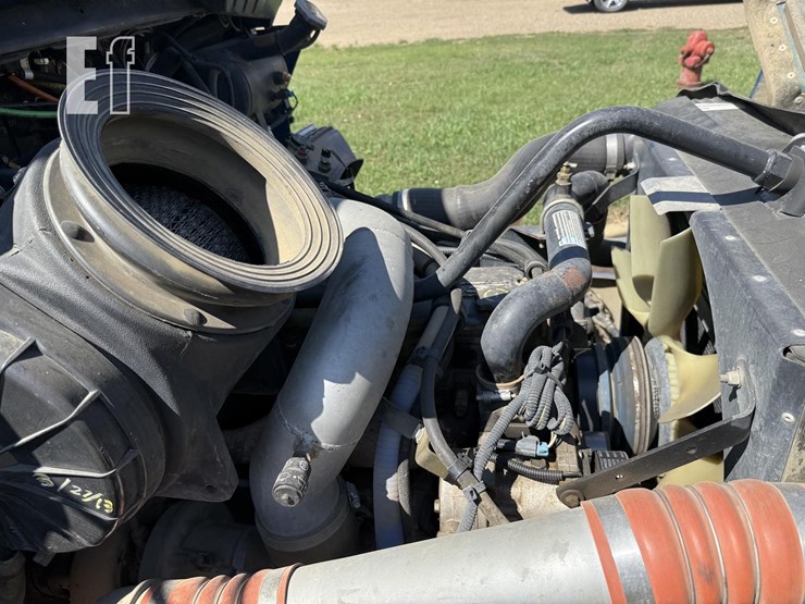2005-kenworth-t300-image-30