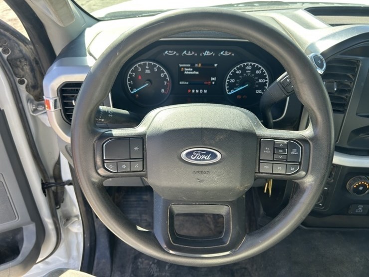 2022-ford-f150-xl-image-16