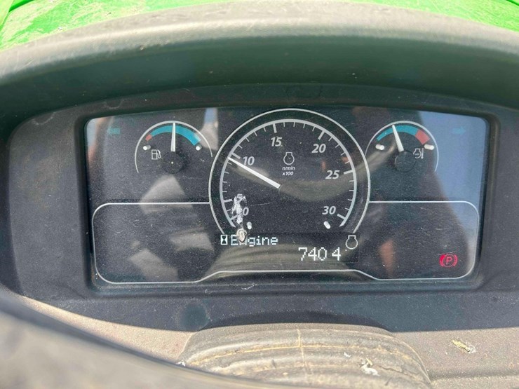 2021-john-deere-2032r-image-29