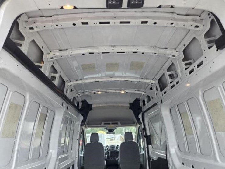 2016-ford-transit-image-24