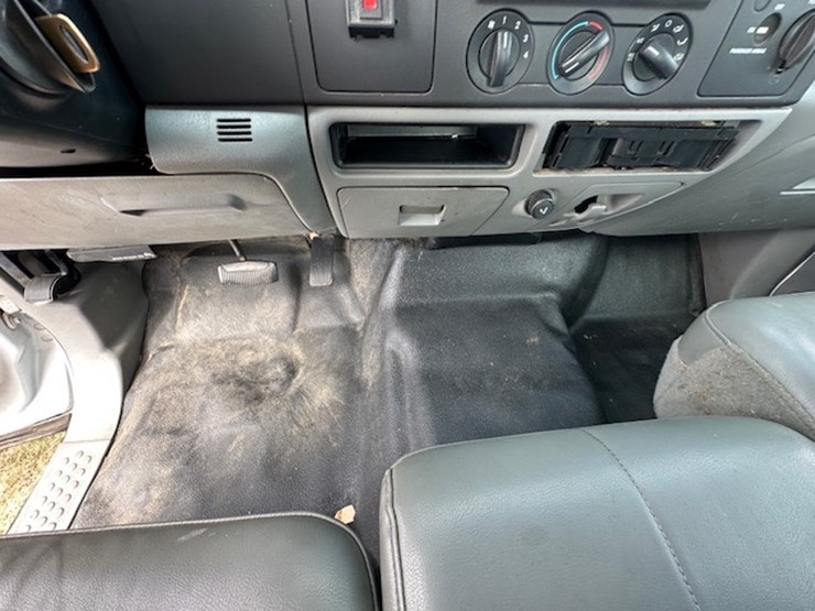 2005-ford-f250-image-34