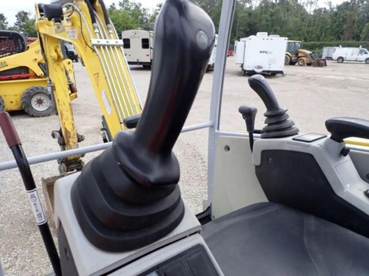 2019-wacker-neuson-ez28-image-13