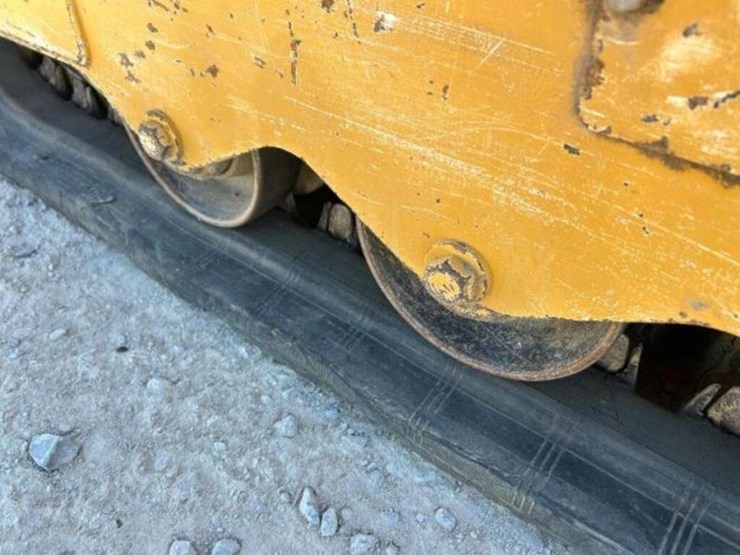 2014-caterpillar-259d2-multi-terrain-loader-cat025-image-33