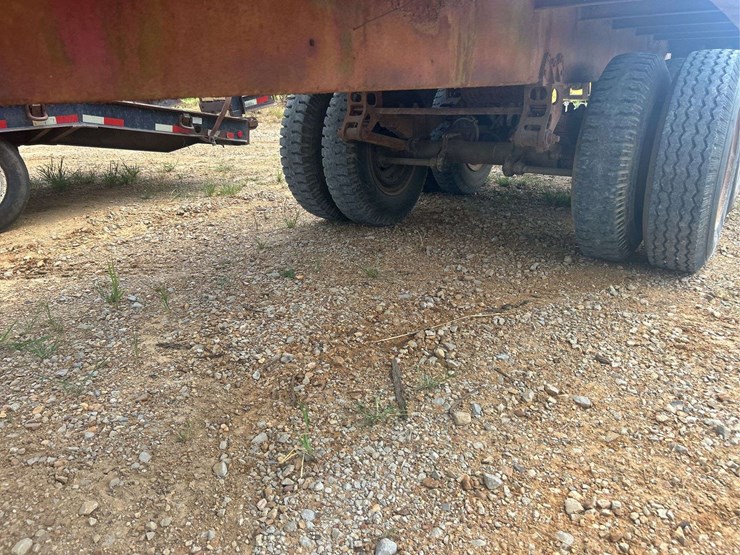 1956-dorsey-8'-x-32'-t/a-flatbed-semi-trailer-image-12