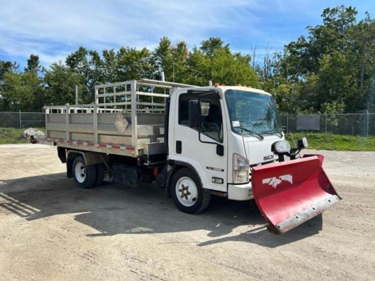 2011-isuzu-nrr-image-2