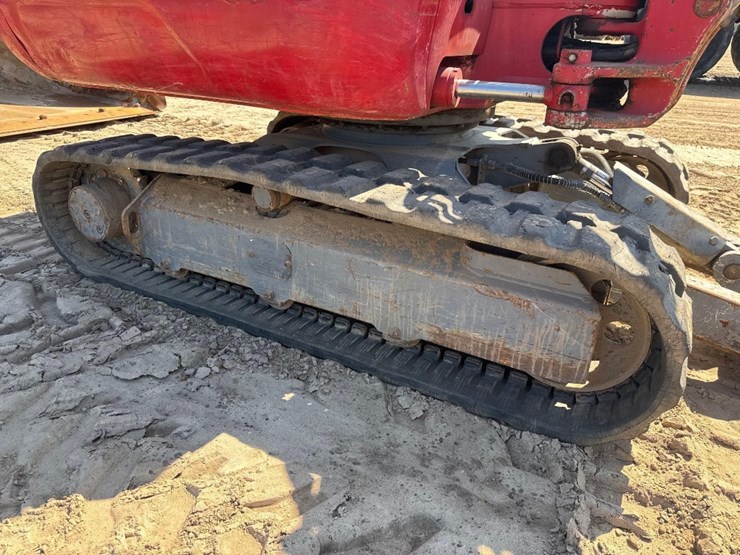 2019-takeuchi-tb230-image-13