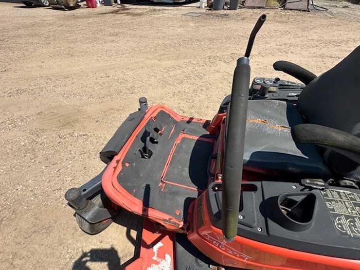 kubota-zd326-image-16