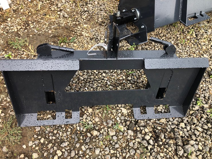 #87-•-skid-steer-/-3-pt-quick-hitch-adapter-image-2