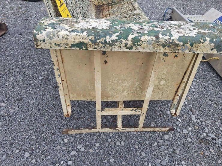 qty-(2)-metal-rocking-lawn-chairs-&-metal-glider-lawn-couch-image-9
