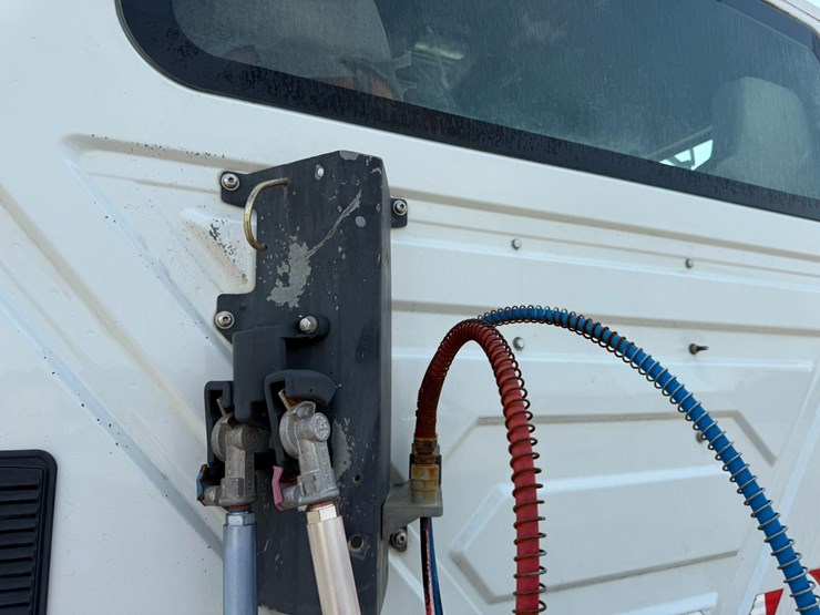2006-international-durastar-4400-image-32