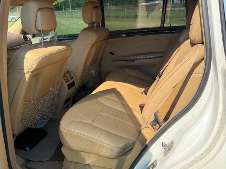 2011-mercedes-benz-gl450-image-13
