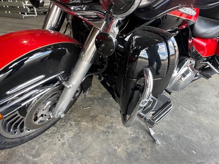 #111-•-2010-harley-ultra-limited-image-28