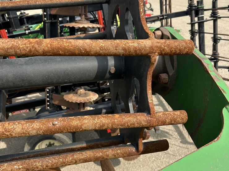 2019-john-deere-2680h-image-32