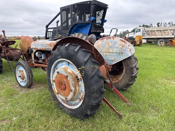 ford-8n-image-3